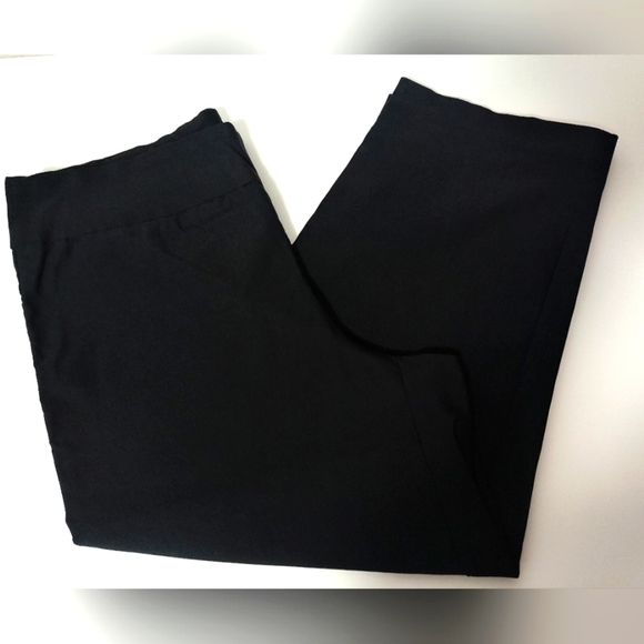 Women's Black Capri Pants / Size 16 - Picture 5 of 5
